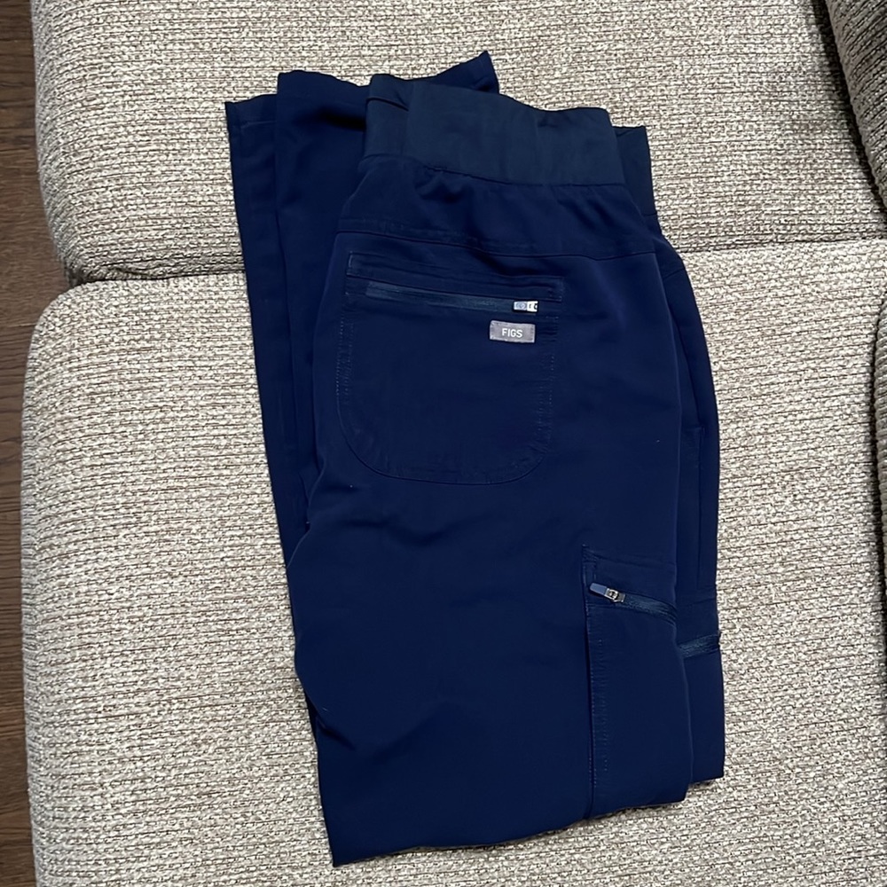 Figs skinny scrub pants navy